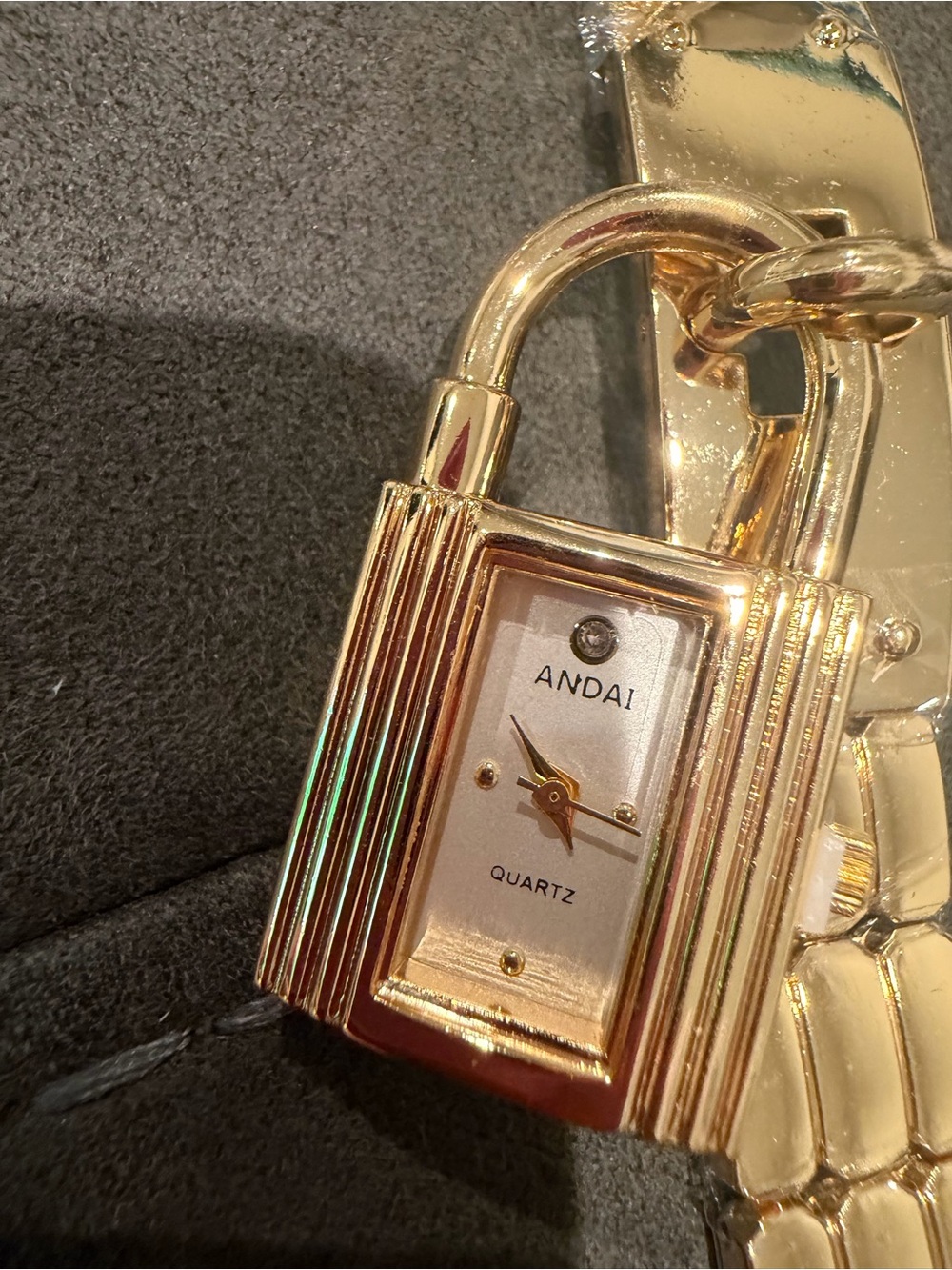 ANDAI Gold Padlock Mini Bag Charm with Quartz Watch
